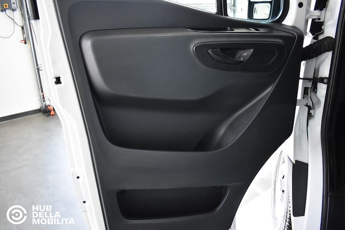 MERCEDES-BENZ Sprinter F37/33 311 CDI F RWD TA Furgone